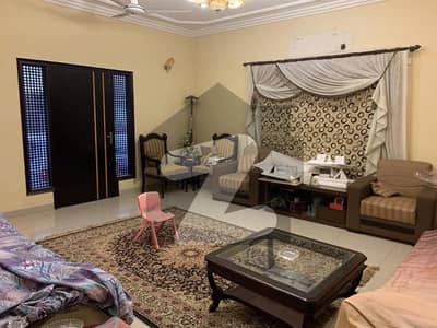 گلشنِ اقبال ٹاؤن کراچی میں 3 کمروں کا 1 کنال بالائی پورشن 1.65 لاکھ میں کرایہ پر دستیاب ہے۔