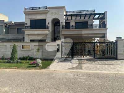 اے ڈبلیو ٹی فیز 2 ۔ بلاک ای اے ڈبلیو ٹی فیز 2,اے ڈبلیو ٹی آرمی ویلفیئر ٹرسٹ,رائیونڈ روڈ,لاہور میں 1 کنال رہائشی پلاٹ 1.85 کروڑ میں برائے فروخت۔