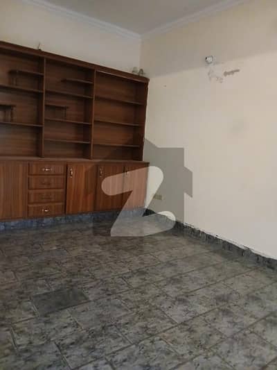 Allama Iqbal Town 10 Marla Double Storey House For Rent