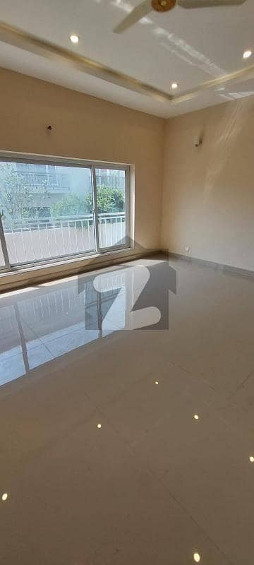 عمارکینیان ویوز اسلام آباد میں 5 کمروں کا 1 کنال مکان 8.5 کروڑ میں برائے فروخت۔