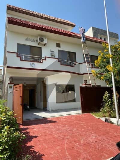 Sector G13/1 house 35*70 double storey house for sale Good location street92. investor price.