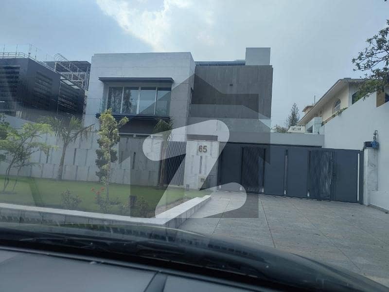 800 Square Yards House Available In E-7 For Sale 800 Square Yards House Available In E-7 For Sale