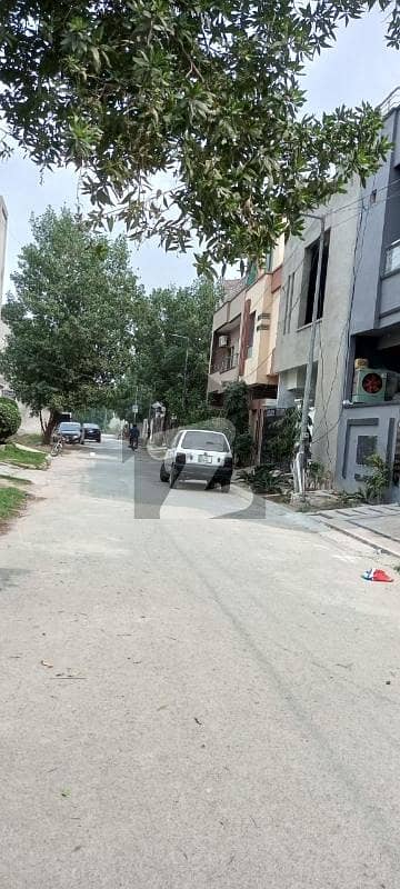 ایڈن ریزیڈینشیا ایڈن,لاہور میں 5 مرلہ رہائشی پلاٹ 80.0 لاکھ میں برائے فروخت۔