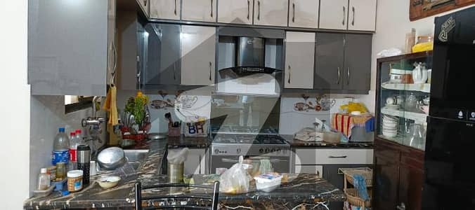 200 yds Lease double story near university