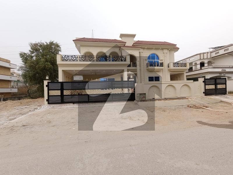 جی ۔ 15 اسلام آباد میں 8 کمروں کا 1 کنال مکان 7.55 کروڑ میں برائے فروخت۔ جی ۔ 15 اسلام آباد میں 8 کمروں کا 1 کنال مکان 7.55 کروڑ میں برائے فروخت۔