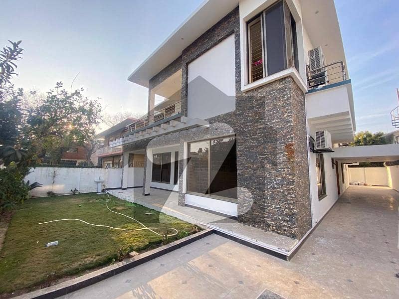 500 Square Yards House For Rent In F-8 500 Square Yards House For Rent In F-8