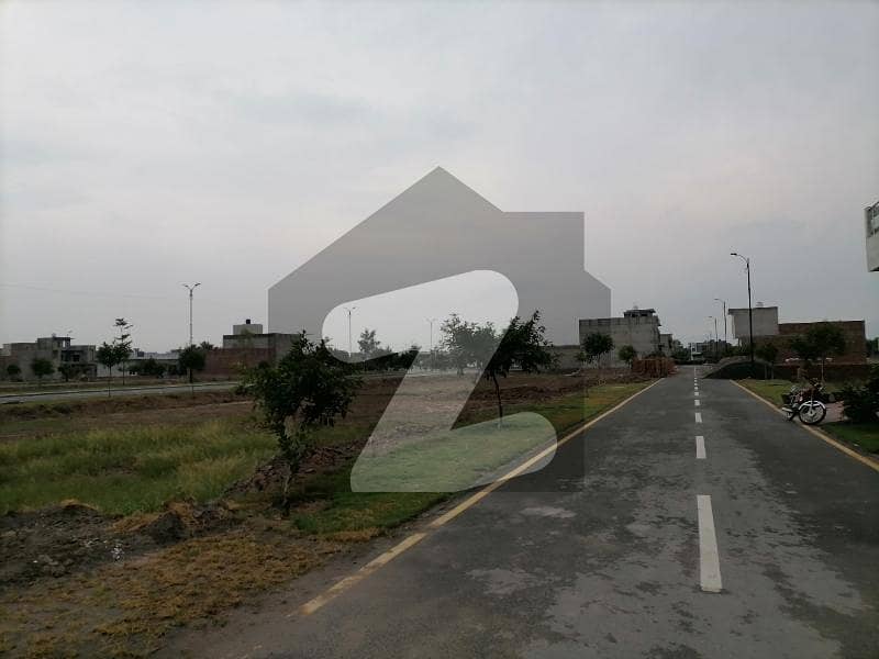 ستارہ پارک سٹی جڑانوالہ روڈ,فیصل آباد میں 2 مرلہ کمرشل پلاٹ 45.0 لاکھ میں برائے فروخت۔ ستارہ پارک سٹی جڑانوالہ روڈ,فیصل آباد میں 2 مرلہ کمرشل پلاٹ 45.0 لاکھ میں برائے فروخت۔