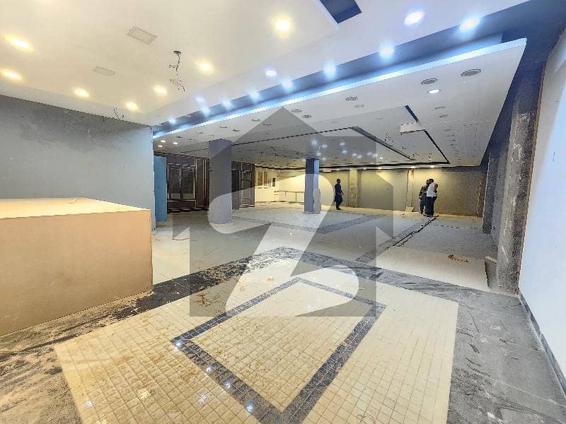 1 kanal 1st floor available for Rent