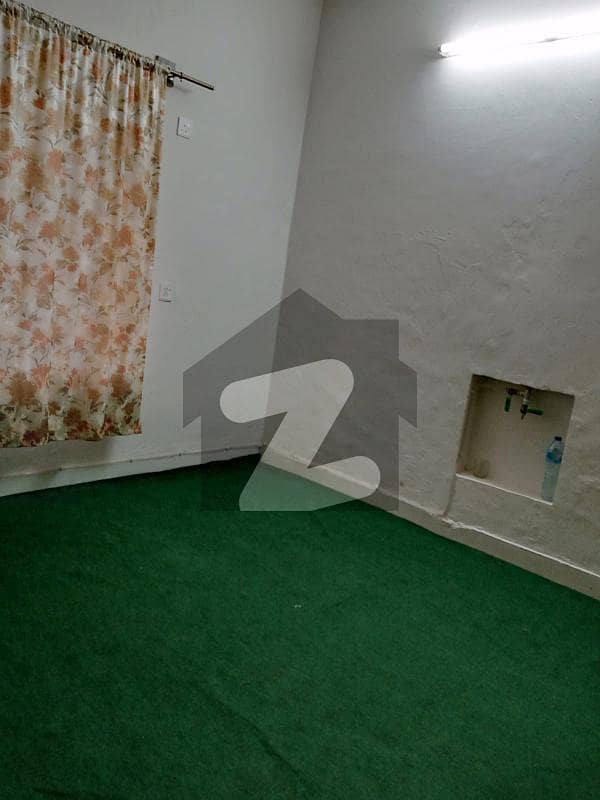 Spacious 200 Square Feet Room Available For Rent In E-11 Spacious 200 Square Feet Room Available For Rent In E-11
