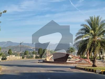 8 Marla Plot For Sale