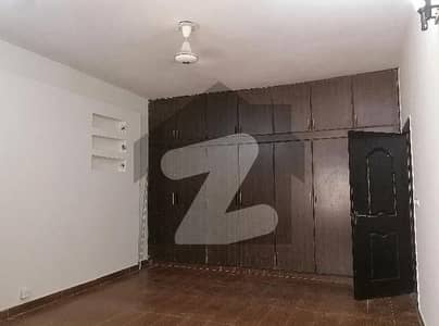 Highly-Desirable 10 Marla House Available In Askari 11