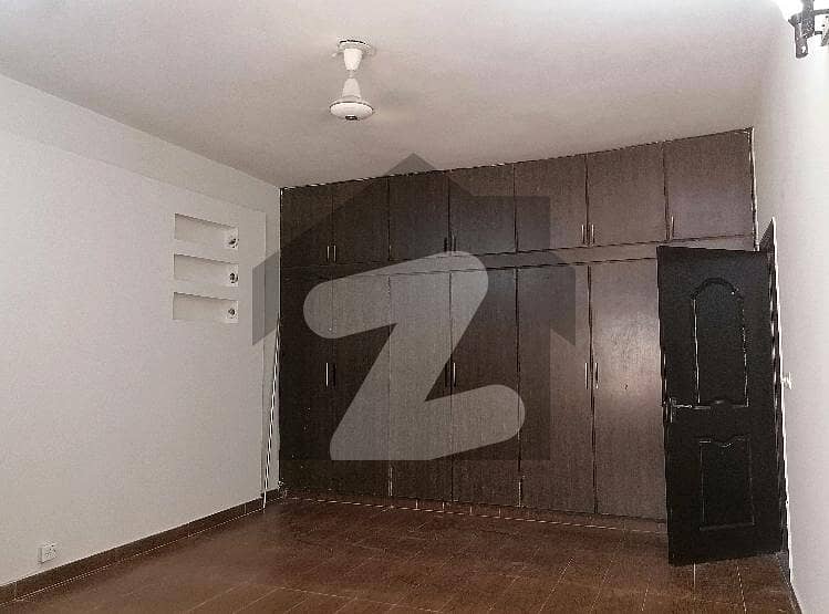 Highly-Desirable 10 Marla House Available In Askari 11 Highly-Desirable 10 Marla House Available In Askari 11