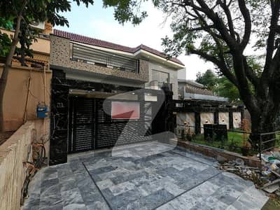 G-9 Very Beautiful Fully Renovated 6 Beds Double Unit House For Sale