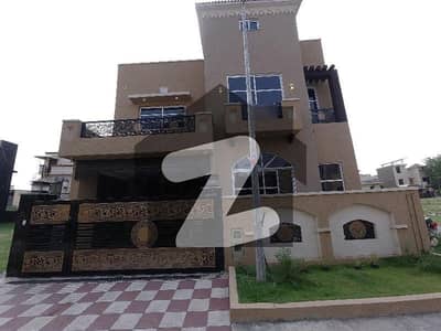 بحریہ ٹاؤن فیز 8 ۔ ابو بکر بلاک بحریہ ٹاؤن فیز 8 ۔ سفاری ویلی,بحریہ ٹاؤن فیز 8,بحریہ ٹاؤن راولپنڈی,راولپنڈی میں 5 کمروں کا 7 مرلہ مکان 3.3 کروڑ میں برائے فروخت۔ بحریہ ٹاؤن فیز 8 ۔ ابو بکر بلاک بحریہ ٹاؤن فیز 8 ۔ سفاری ویلی,بحریہ ٹاؤن فیز 8,بحریہ ٹاؤن راولپنڈی,راولپنڈی میں 5 کمروں کا 7 مرلہ مکان 3.3 کروڑ میں برائے فروخت۔
