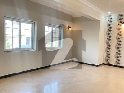 E11/4 1 kanal Ground portion 3 Bedroom
