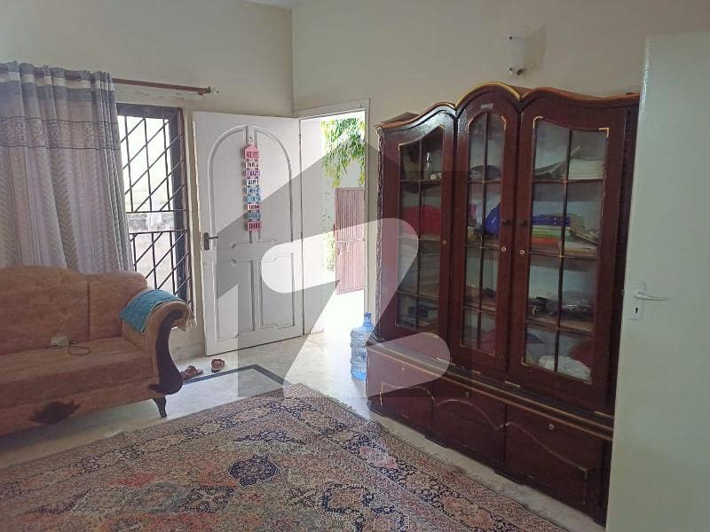 جی ۔ 9/4 جی ۔ 9,اسلام آباد میں 4 کمروں کا 6 مرلہ مکان 6.0 کروڑ میں برائے فروخت۔