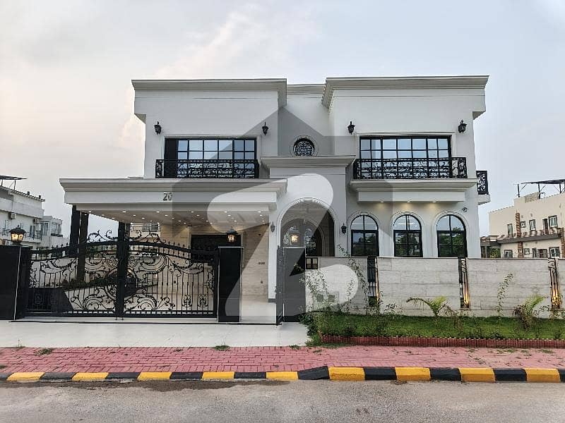 1 Kanal Designer House For Sale