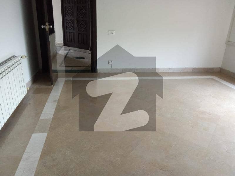 1 KANAL UPPER PORTION AVAILABLE FOR RENT I-8/4 1 KANAL UPPER PORTION AVAILABLE FOR RENT I-8/4
