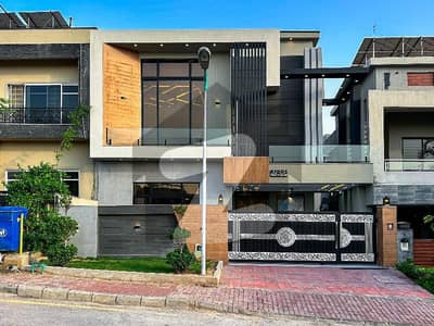 10 Marla Elegant Brand New House