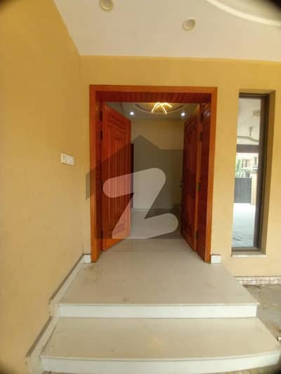 17 Marla 3 Bedrooms upper portion For Rent