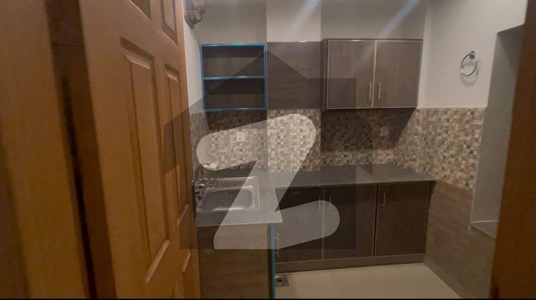 5 Marla flat Available for Rent