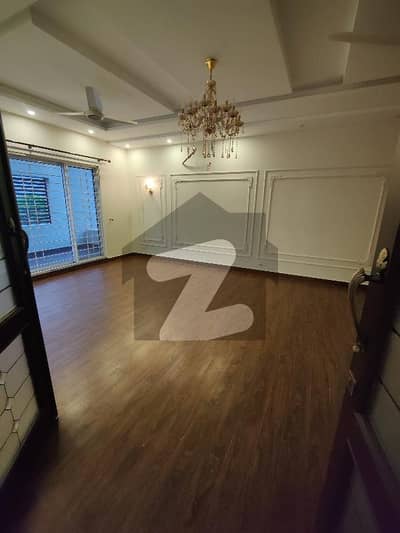 1 Kanal Upper Portion For Rent In Uet Society
