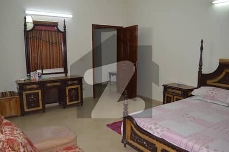 Prime Location 1 Kanal Slightly Used Upper Portion Available For Rent DHA Phase 4