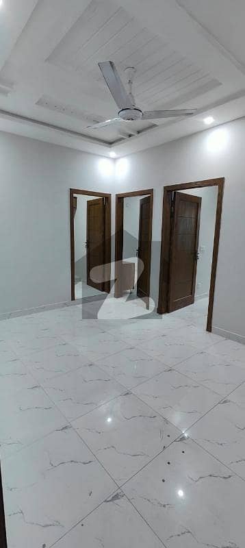 Beautiful Flat available for rent Beautiful Flat available for rent