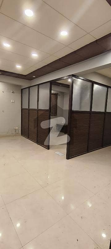 توحید کمرشل ایریا ڈی ایچ اے فیز 5,ڈی ایچ اے ڈیفینس,کراچی میں 2 مرلہ دفتر 35.0 ہزار میں کرایہ پر دستیاب ہے۔