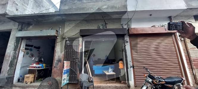 Prime Location Shop For Grabs In 185 Square Feet Lahore