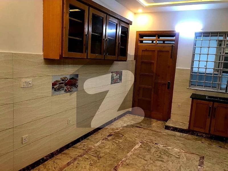 جی ۔ 13 اسلام آباد میں 3 کمروں کا 14 مرلہ بالائی پورشن 1.15 لاکھ میں کرایہ پر دستیاب ہے۔ جی ۔ 13 اسلام آباد میں 3 کمروں کا 14 مرلہ بالائی پورشن 1.15 لاکھ میں کرایہ پر دستیاب ہے۔