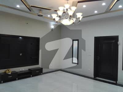 1 Kanal House Is Available For Sale