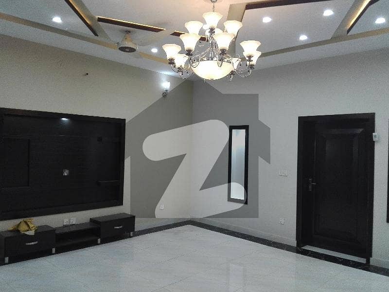 1 Kanal House Is Available For Sale 1 Kanal House Is Available For Sale