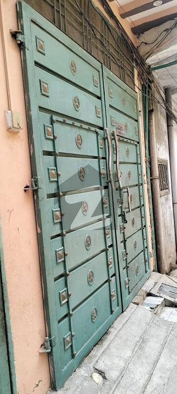 Spacious Prime Location 4 Marla Lower Portion Available For rent In Gulberg