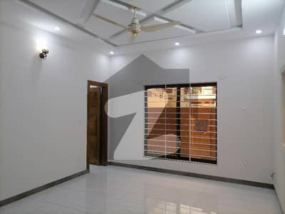 10 Marla Lower Portion In Central Bahria Town Phase 6 For Rent