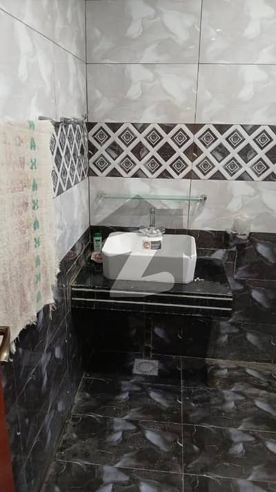 10 Marla house available for rent