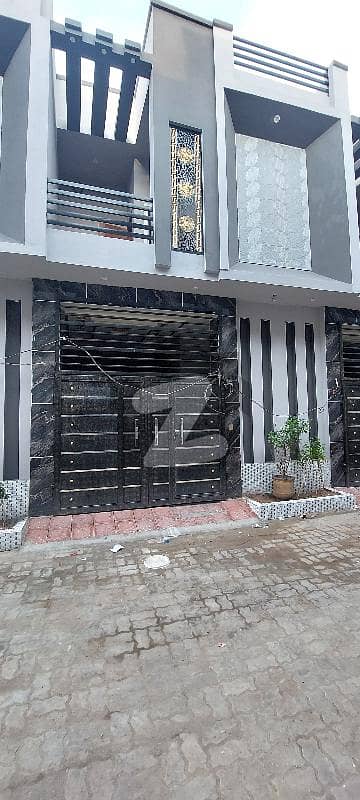 کیپٹل روڈ سیالکوٹ میں 3 کمروں کا 3 مرلہ مکان 1.5 کروڑ میں برائے فروخت۔
