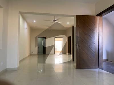 10 Marla Ground floor good condition