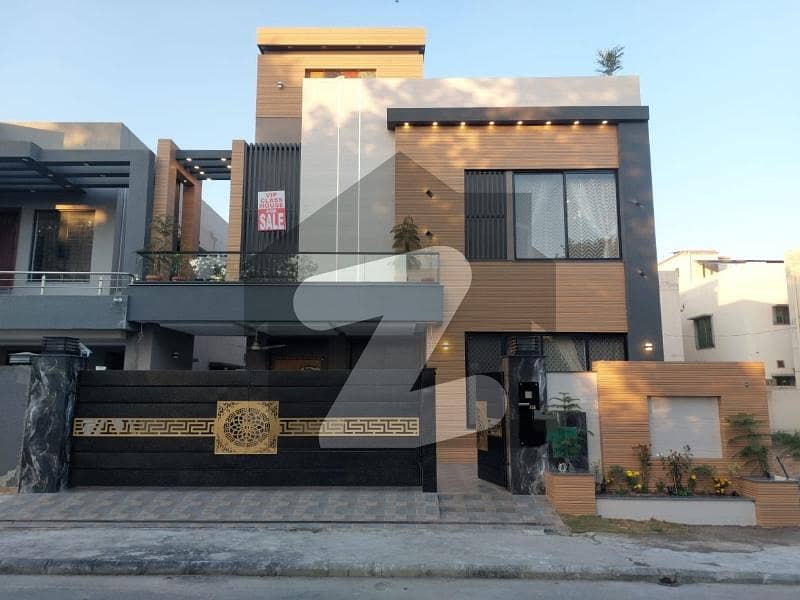 10 MARLA BRAND NEW LUXURY HOUSE FOR SALE 10 MARLA BRAND NEW LUXURY HOUSE FOR SALE