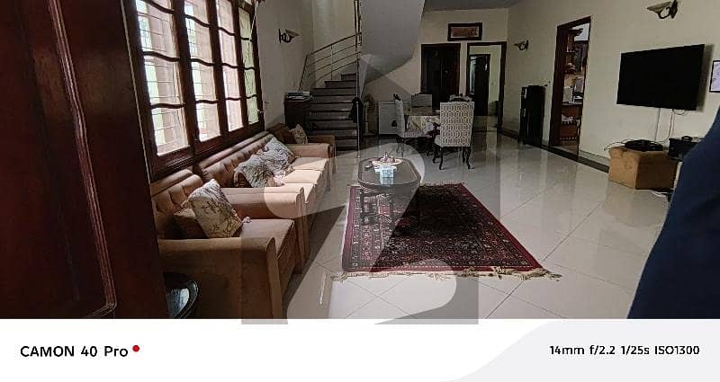 ڈی ایچ اے فیز 5 ڈی ایچ اے ڈیفینس,کراچی میں 6 کمروں کا 1 کنال مکان 3.7 لاکھ میں کرایہ پر دستیاب ہے۔ ڈی ایچ اے فیز 5 ڈی ایچ اے ڈیفینس,کراچی میں 6 کمروں کا 1 کنال مکان 3.7 لاکھ میں کرایہ پر دستیاب ہے۔