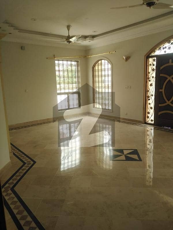 1 Kanal Upper Portion Ideally Situated In F-11 1 Kanal Upper Portion Ideally Situated In F-11