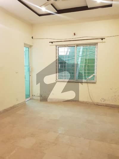 2 beds flat available for rent