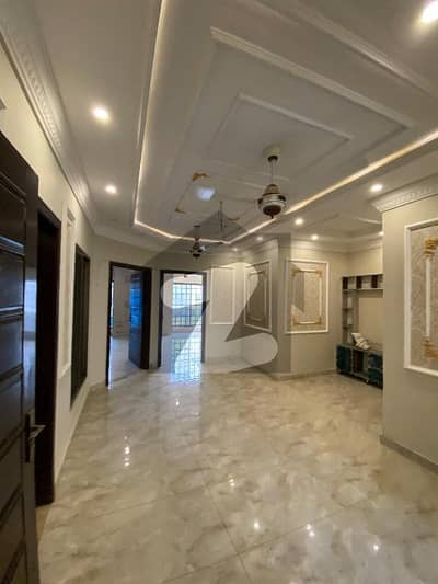 لیک سٹی ۔ سیکٹرایم ۔ 7 لیک سٹی,رائیونڈ روڈ,لاہور میں 4 کمروں کا 5 مرلہ مکان 85.0 ہزار میں کرایہ پر دستیاب ہے۔