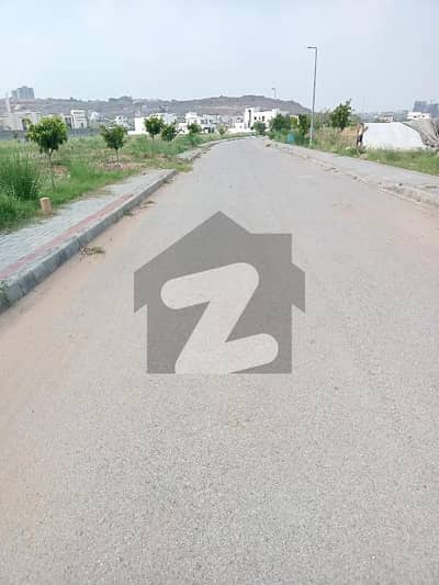 ڈی ایچ اے فیز 4 - سیکٹر بی ڈی ایچ اے ڈیفینس فیز 4,ڈی ایچ اے ڈیفینس,اسلام آباد میں 1 کنال رہائشی پلاٹ 3.1 کروڑ میں برائے فروخت۔