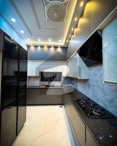 DHA PHASE 7 SUPER HOT LOCATION 5MARLA HOUSE FOR RENT