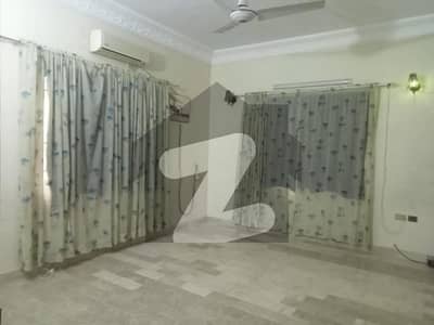 ڈی ایچ اے فیز 4 ڈی ایچ اے ڈیفینس,کراچی میں 4 کمروں کا 12 مرلہ مکان 8.25 کروڑ میں برائے فروخت۔