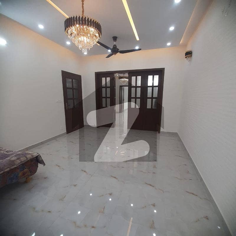 open basement 10 marla For rent open basement 10 marla For rent