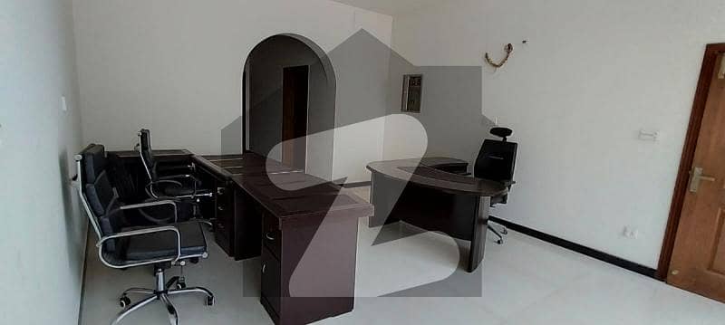 8 Marla same furnished floor near banker avenue 8 Marla same furnished floor near banker avenue