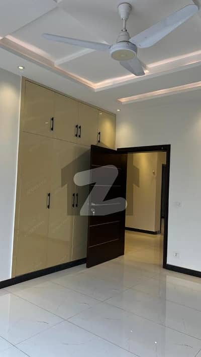 10 Marla Lower Portion for rent is available in Gulbahar block
