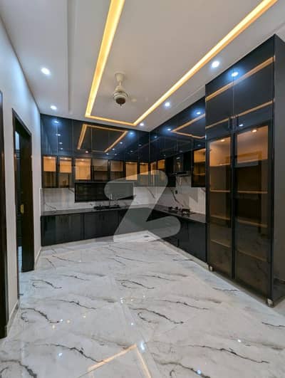 10 Marla Lower Portion Available For Rent